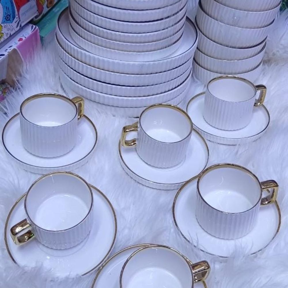 32pc Porcelain dinner set