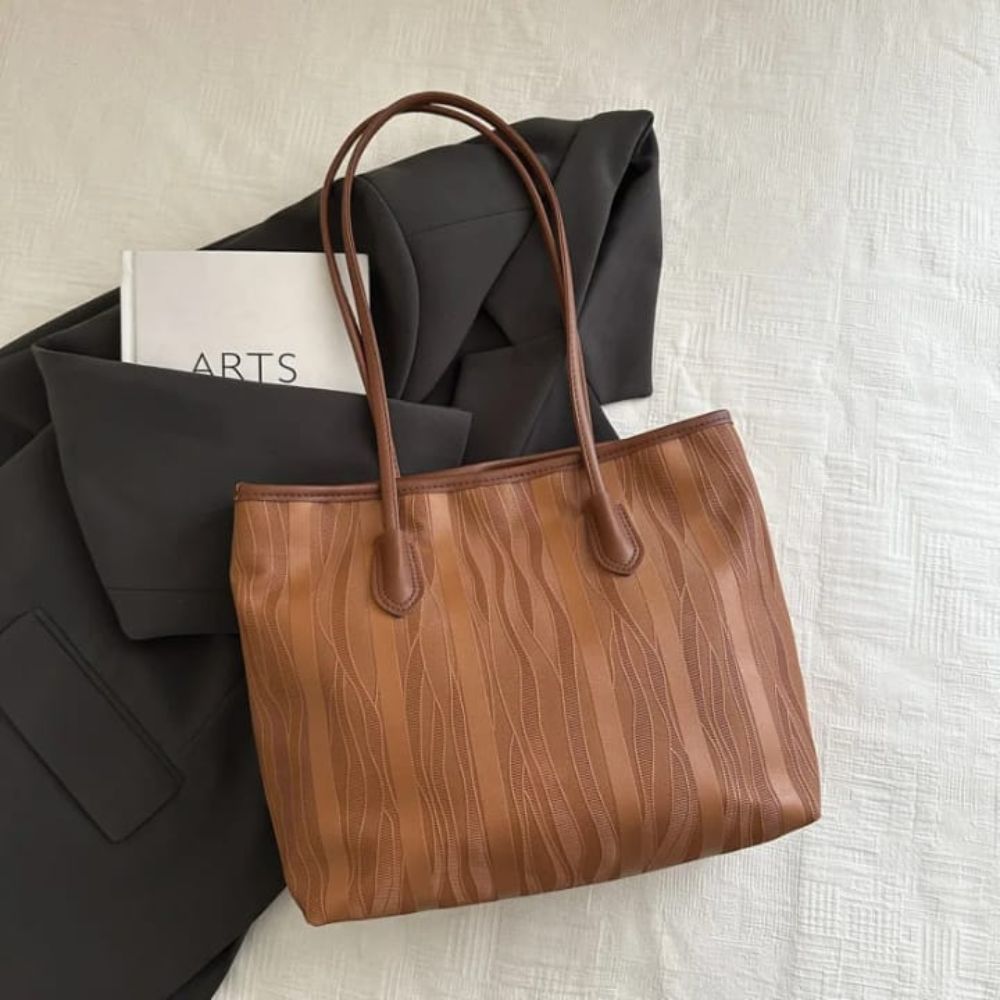 Bucket bag