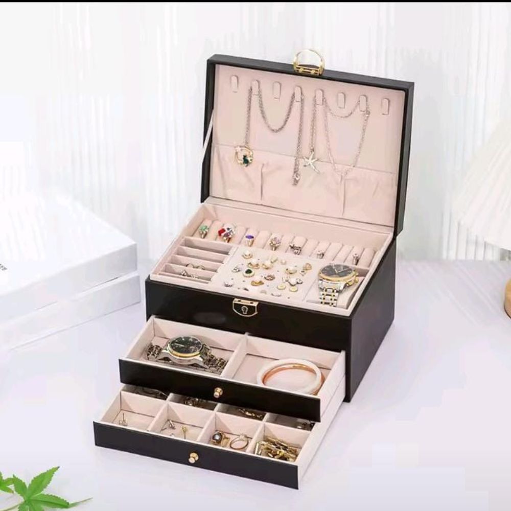 Layered jewelry storage box