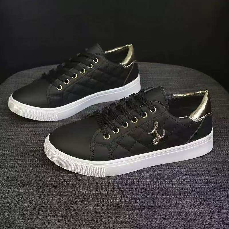 L Sneakers